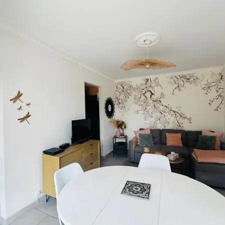 With A Garden 2 Min To The Ocean Apartamento Cabourg