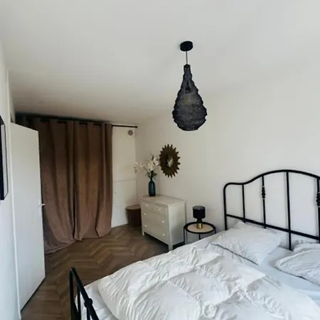 With A Garden 2 Min To The Ocean Apartamento Cabourg